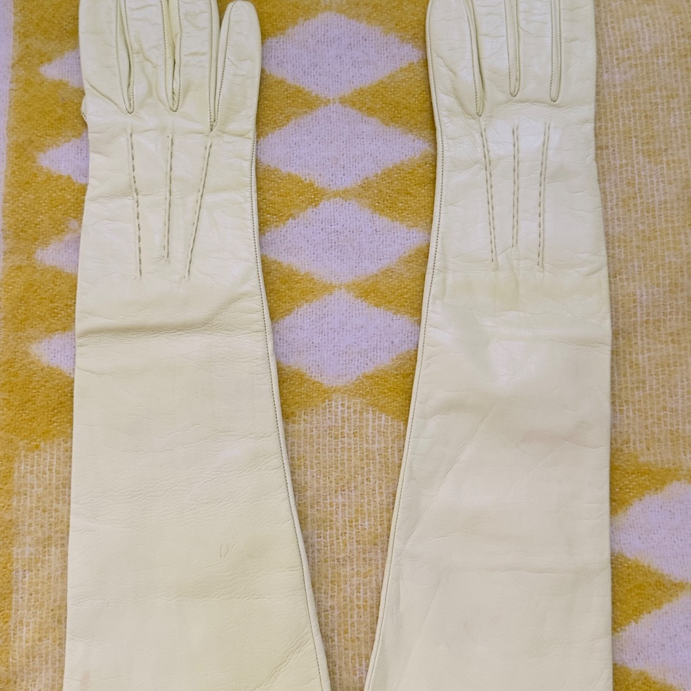 Made in Italy Barneys New York Leather Gloves